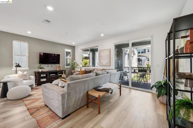 24157 Amaranth Loop, Hayward, CA 94541