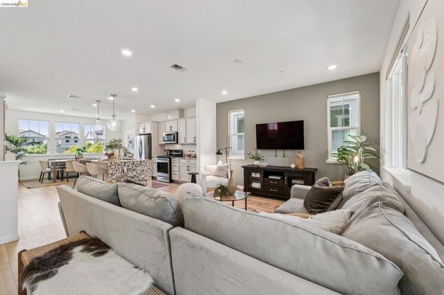 24157 Amaranth Loop, Hayward, CA 94541