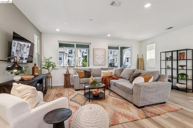 24157 Amaranth Loop, Hayward, CA 94541