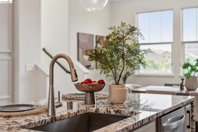 24157 Amaranth Loop, Hayward, CA 94541