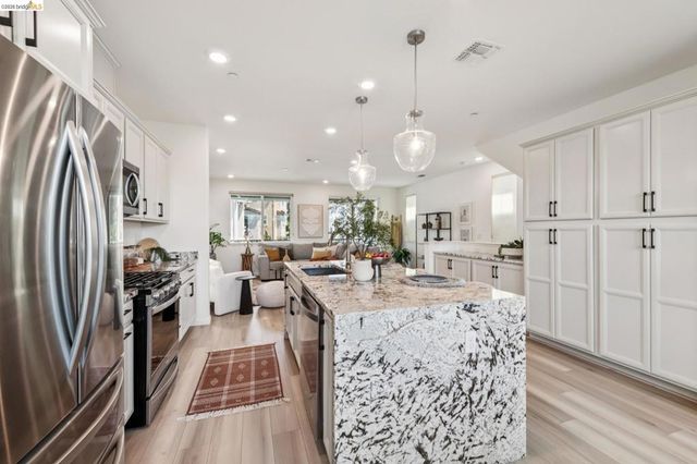 24157 Amaranth Loop, Hayward, CA 94541