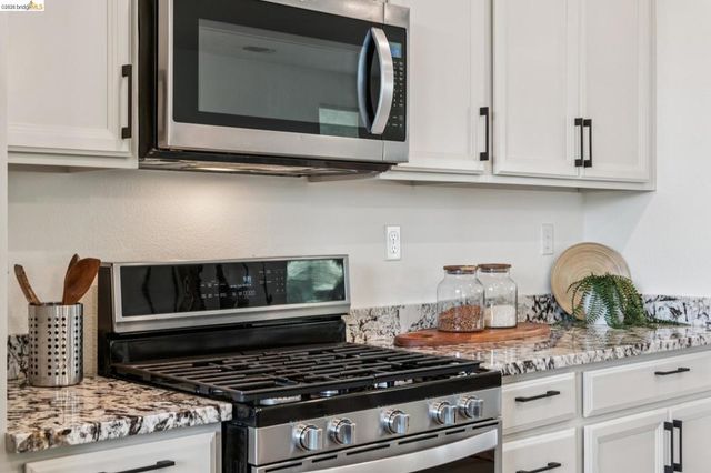 24157 Amaranth Loop, Hayward, CA 94541