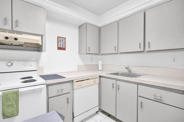 200 172nd Street 514, Sunny Isles Beach, FL 33160