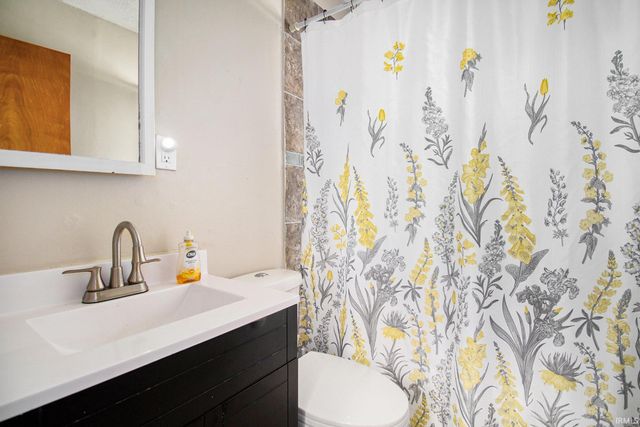 4108 Woodvale Drive, South Bend, IN 46614