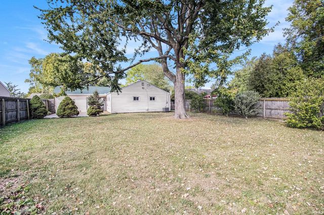 4108 Woodvale Drive, South Bend, IN 46614