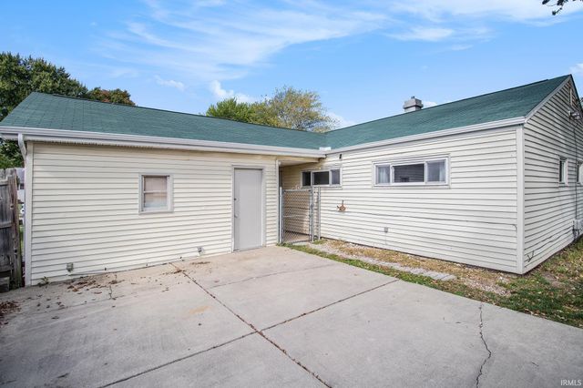 4108 Woodvale Drive, South Bend, IN 46614