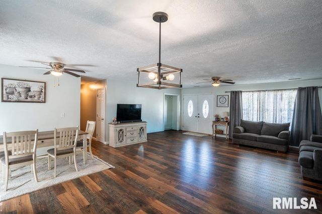 910 FAIRLANE Drive, Marion, IL 62959