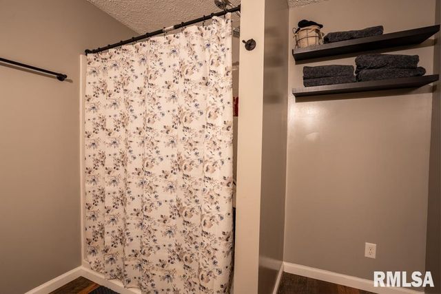 910 FAIRLANE Drive, Marion, IL 62959