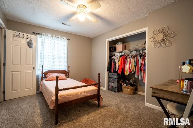 910 FAIRLANE Drive, Marion, IL 62959