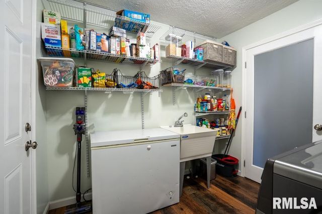 910 FAIRLANE Drive, Marion, IL 62959