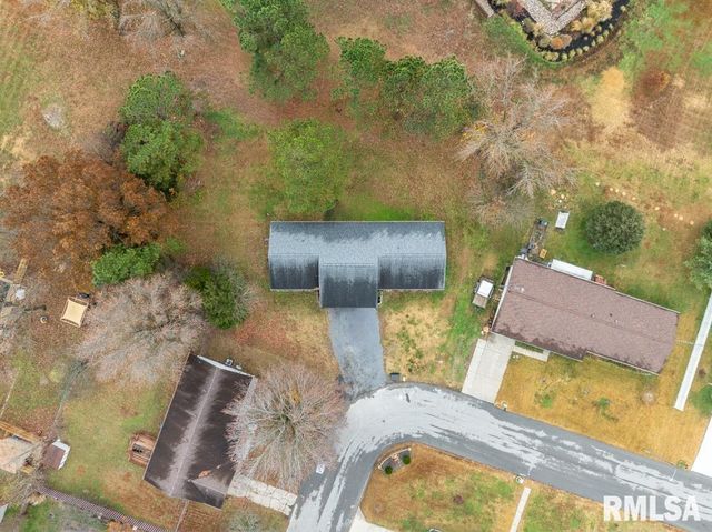 910 FAIRLANE Drive, Marion, IL 62959