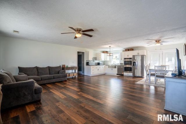 910 FAIRLANE Drive, Marion, IL 62959