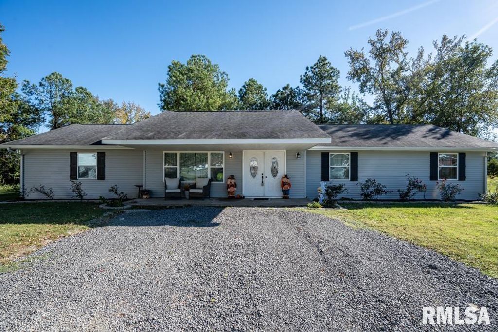 910 FAIRLANE Drive, Marion, IL 62959