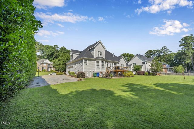 2628 Forestbluff Drive, Fuquay Varina, NC 27526