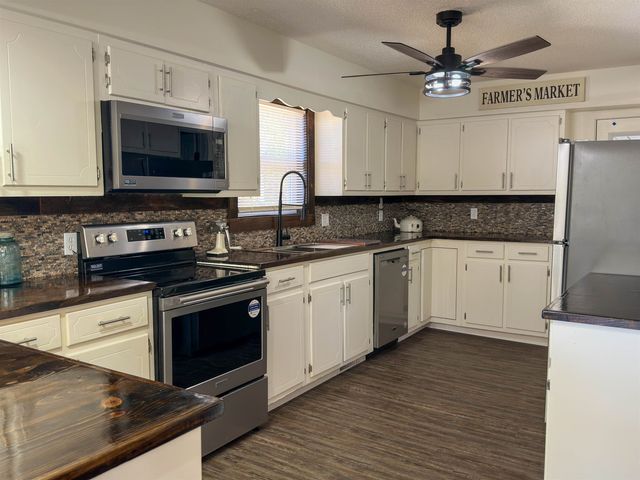 1506 E Emerald Cove Drive, Horseshoe Bend, AR 72512