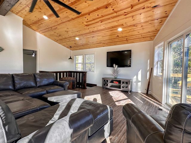 1506 E Emerald Cove Drive, Horseshoe Bend, AR 72512