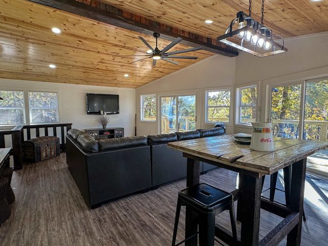 1506 E Emerald Cove Drive, Horseshoe Bend, AR 72512