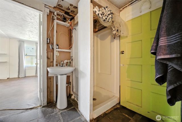 618 N 3rd Avenue, Kelso, WA 98626