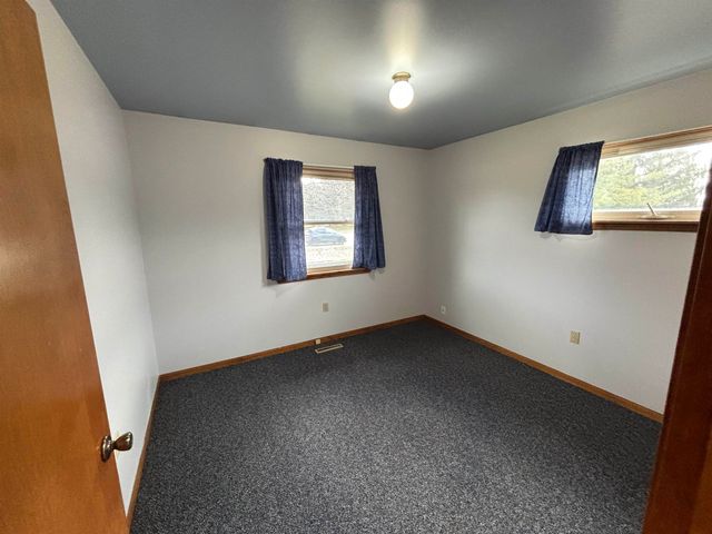 4045 N Center Road, Saginaw, MI 48604