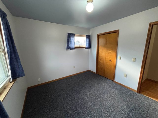 4045 N Center Road, Saginaw, MI 48604