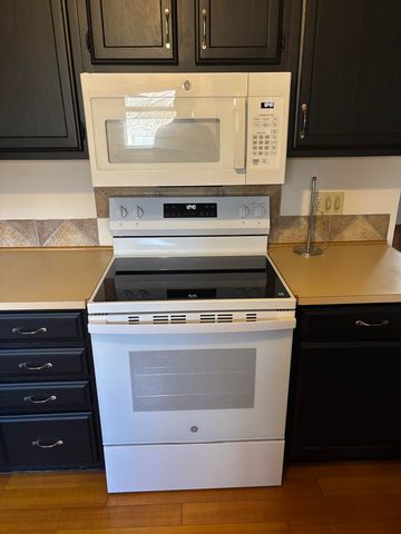 4045 N Center Road, Saginaw, MI 48604