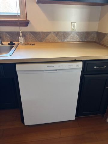 4045 N Center Road, Saginaw, MI 48604