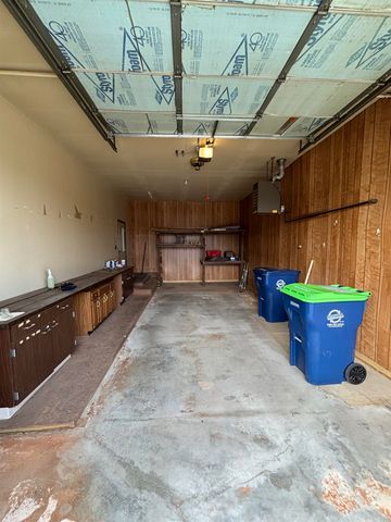 4045 N Center Road, Saginaw, MI 48604