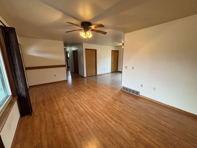 4045 N Center Road, Saginaw, MI 48604