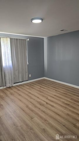 367 College Drive, Edison, NJ 08817