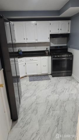 367 College Drive, Edison, NJ 08817