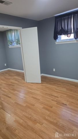367 College Drive, Edison, NJ 08817