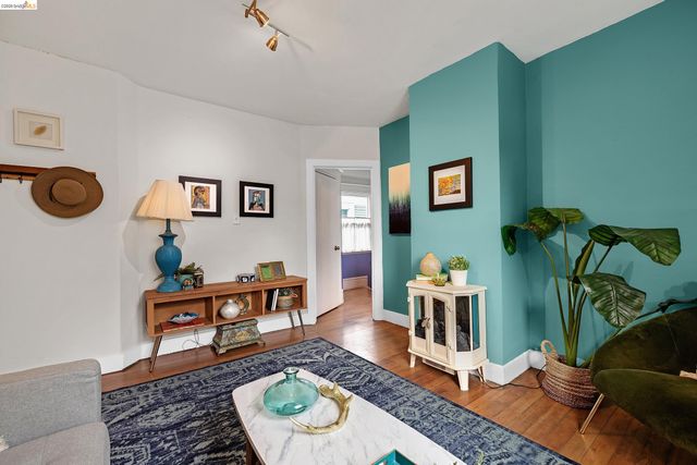 679 28th st, Oakland, CA 94608