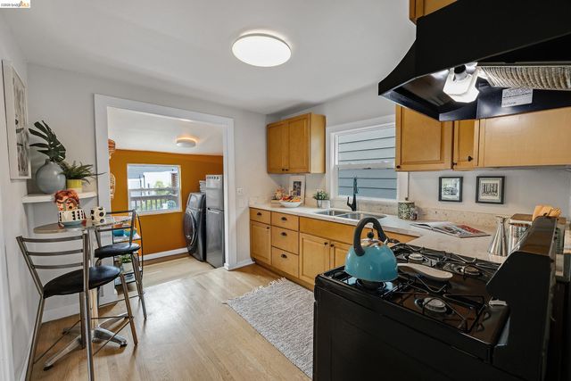 679 28th st, Oakland, CA 94608