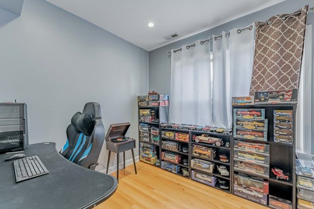 5717 N Kimball Avenue 2N, Chicago, IL 60659