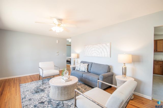 600 S Sneve Ave Avenue, Sioux Falls, SD 57103