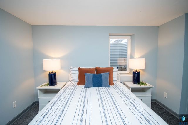 600 S Sneve Ave Avenue, Sioux Falls, SD 57103