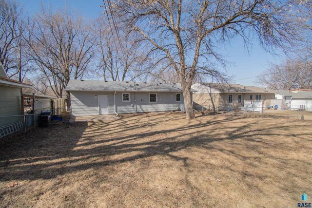 600 S Sneve Ave Avenue, Sioux Falls, SD 57103