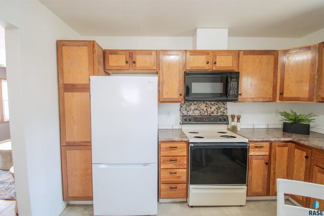 600 S Sneve Ave Avenue, Sioux Falls, SD 57103