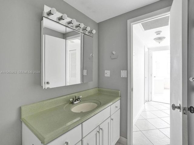 300 Bayview Drive 906, Sunny Isles Beach, FL 33160