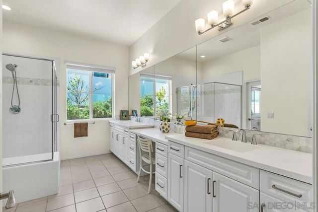 1949 Estancia Pl, Escondido, CA 92029