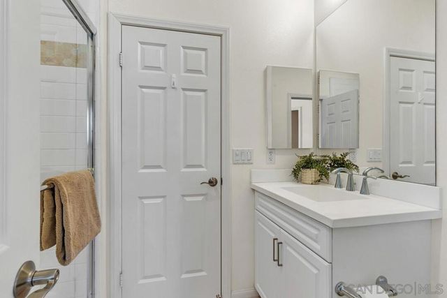 1949 Estancia Pl, Escondido, CA 92029