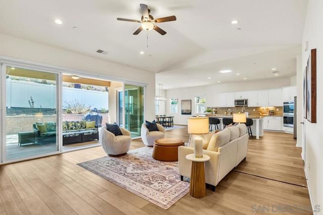 1949 Estancia Pl, Escondido, CA 92029