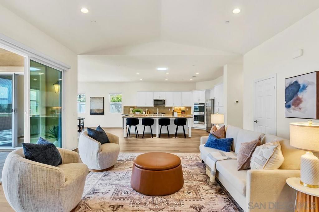 1949 Estancia Pl, Escondido, CA 92029