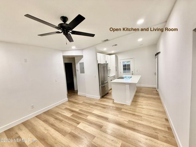 10490 PINEHURST Drive, Jacksonville, FL 32218