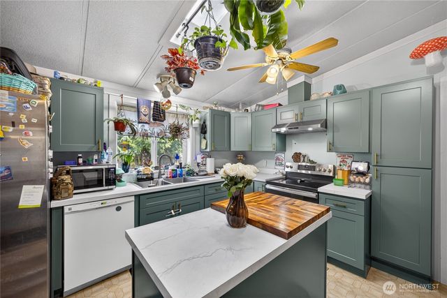 4514 Alamo Way, Oak Harbor, WA 98277