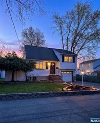 6 Evergreen Avenue, Wanaque, NJ 07420