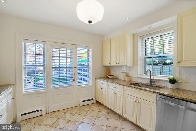 625 S SAINT ASAPH ST, Alexandria, VA 22314