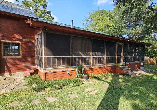 529 Wildewood Drive, Chandler, TX 75758