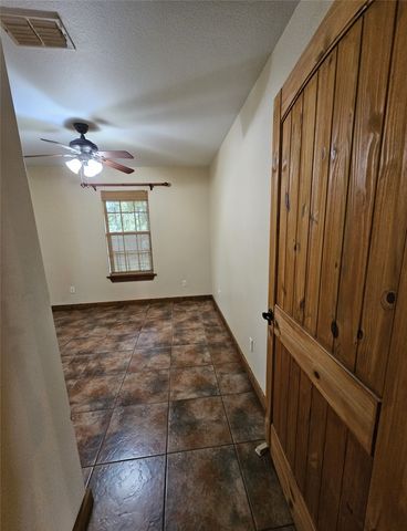 529 Wildewood Drive, Chandler, TX 75758