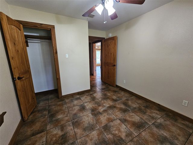 529 Wildewood Drive, Chandler, TX 75758